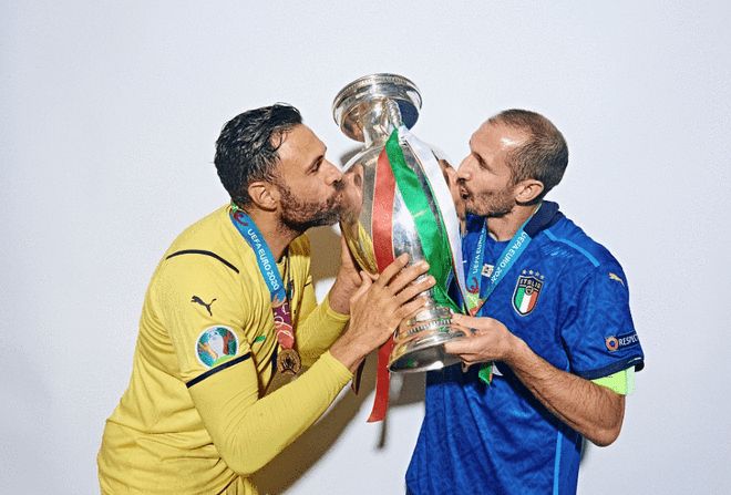 八发起硬碰 八发起硬碰