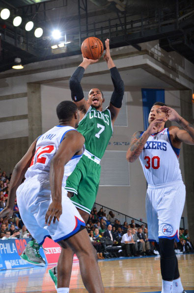 收球前半步 收球前半步